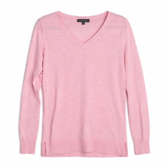 Banana Republic Sweaters - Banana Republic Soft Pink V-Neck Sweater Size Small